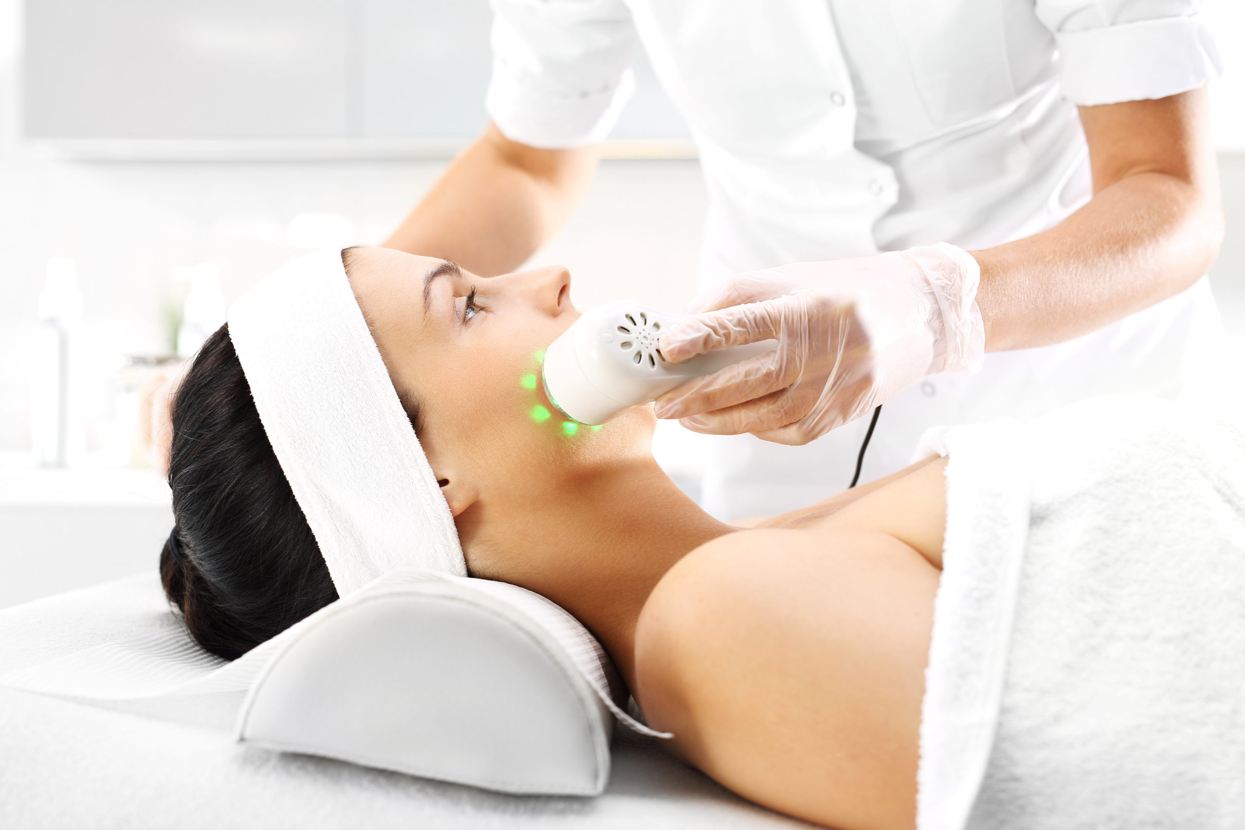 Ultrasound, a woman in the beauty salon